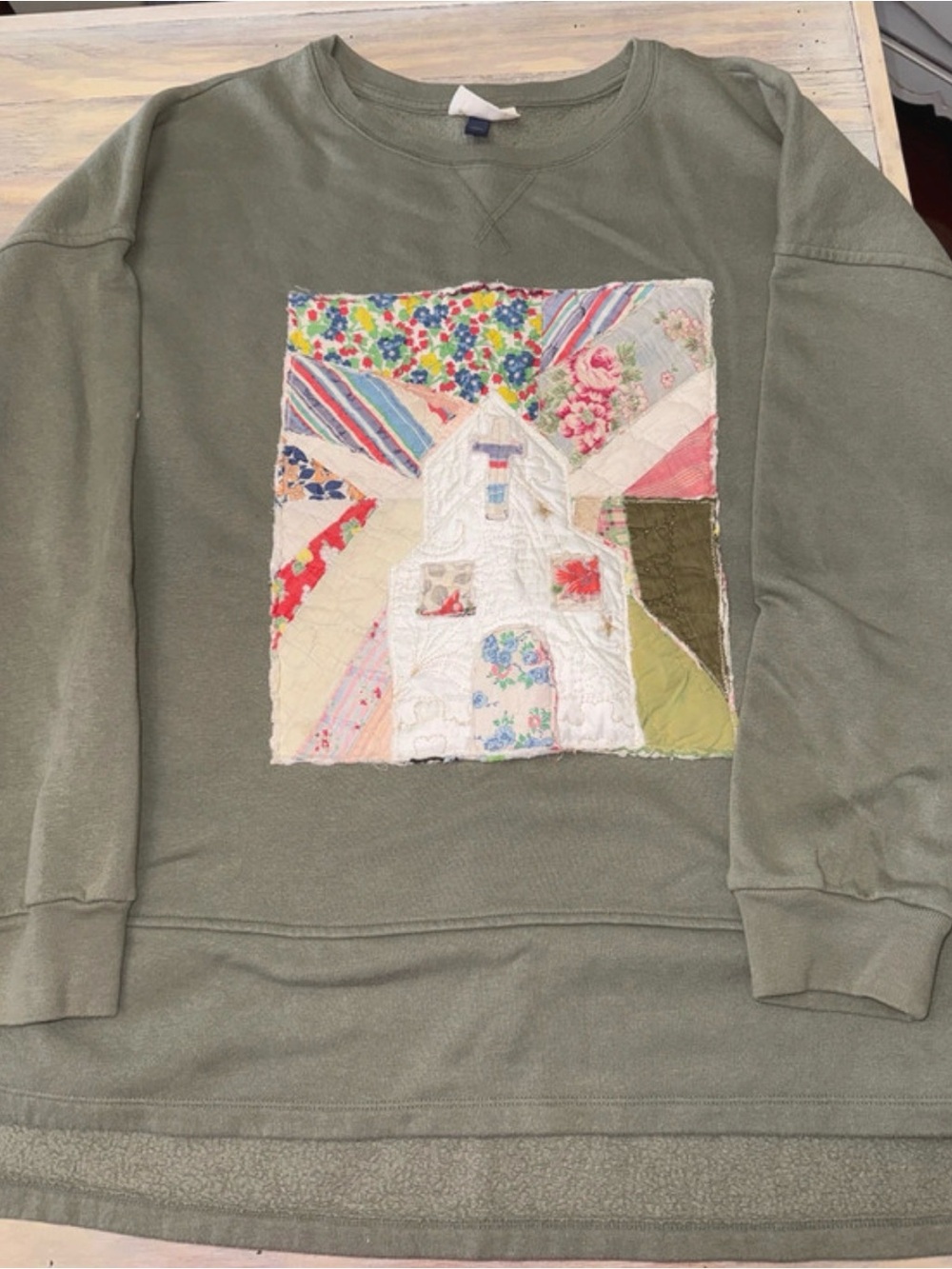 Universal Thread Olive Green Crewneck Sweatshirt with Patchwork House Appliqué